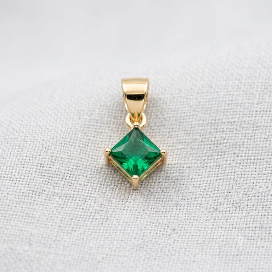 Elara Emerald Pendant